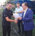 Вручення призів кращому воротару турніру і капітану команди магістрів МТФ Андрію Будженку