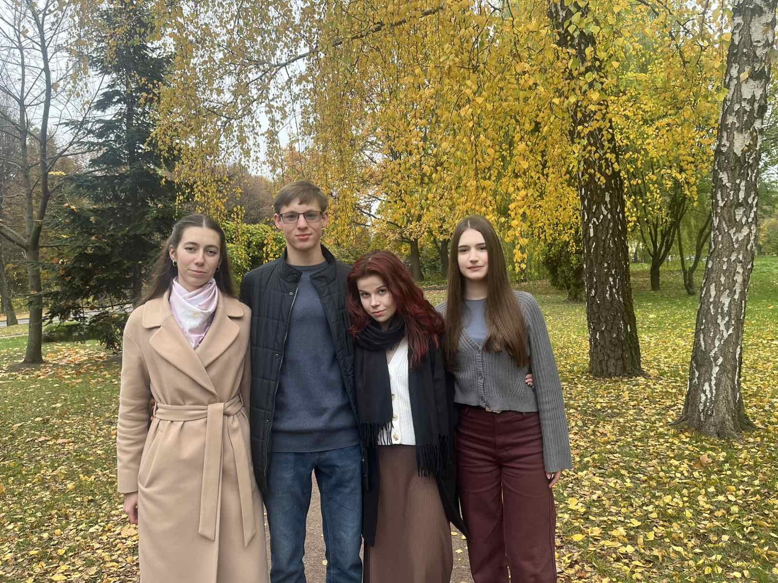 Зображення, що містить дерево, одежа, просто неба, особа</p>
<p>Вміст на основі ШІ може бути неправильним.