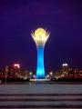 2014.09 Казахстан, вночі башта підсвічується різними кольорами