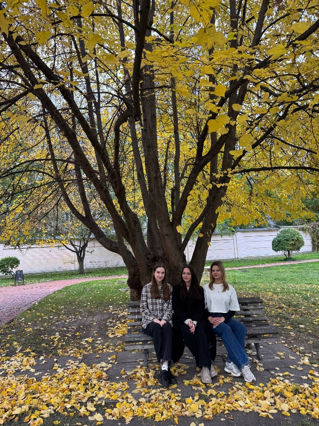 Зображення, що містить просто неба, одежа, осінь, взуття</p>
<p>Вміст на основі ШІ може бути неправильним.