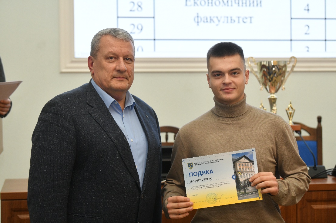 Зображення, що містить одежа, особа, Обличчя людини, усмішка</p>
<p>Вміст на основі ШІ може бути неправильним.