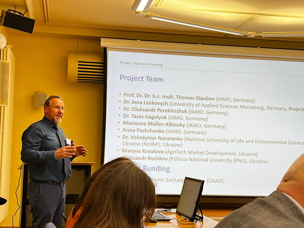 Олександр ПЕРЕХОЖУК, ІАМО